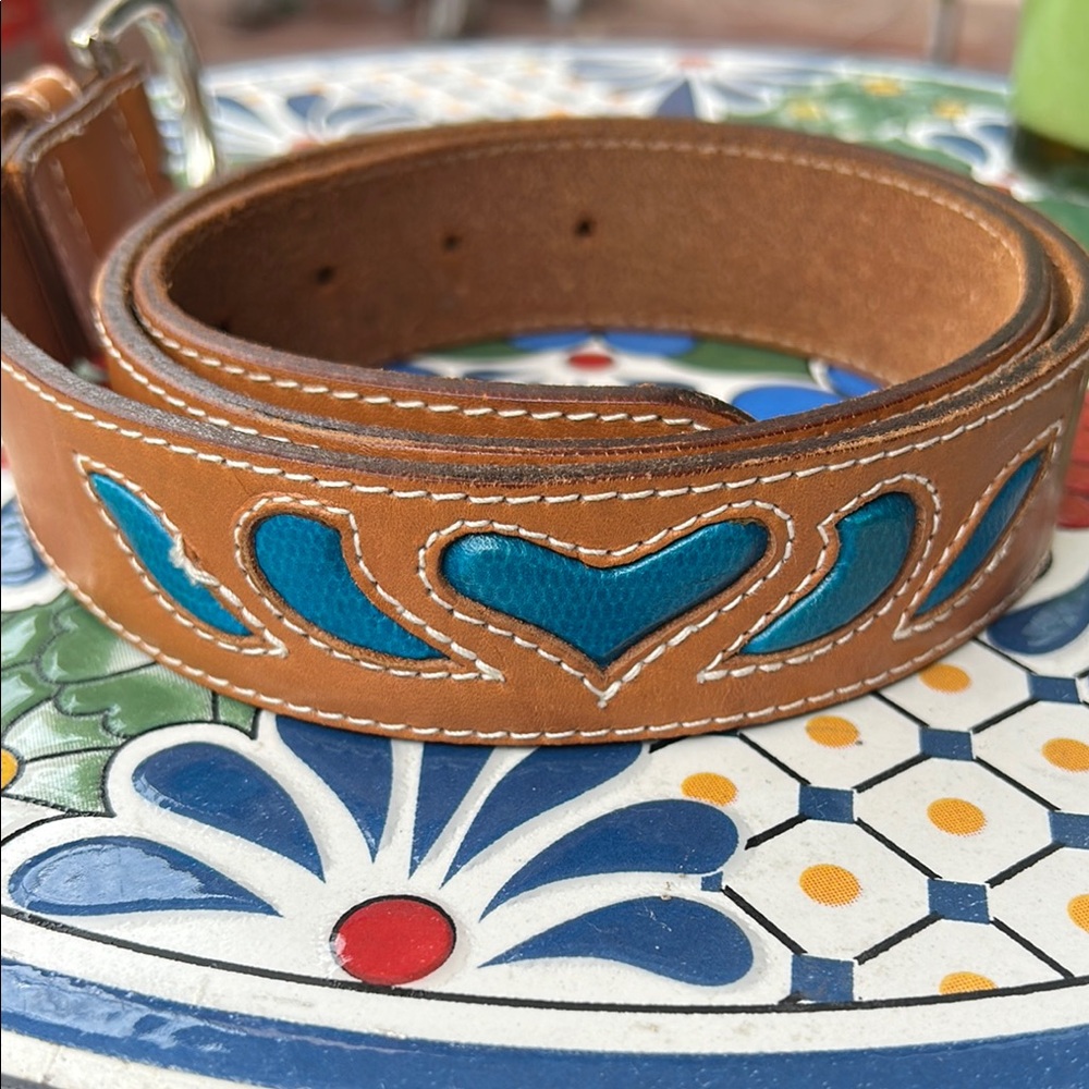 Tuares for Benetton VTG Brown Leather Belt with Blue Heart Accents size M